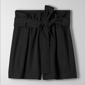 Wilfred Paperbag short in Black size 0